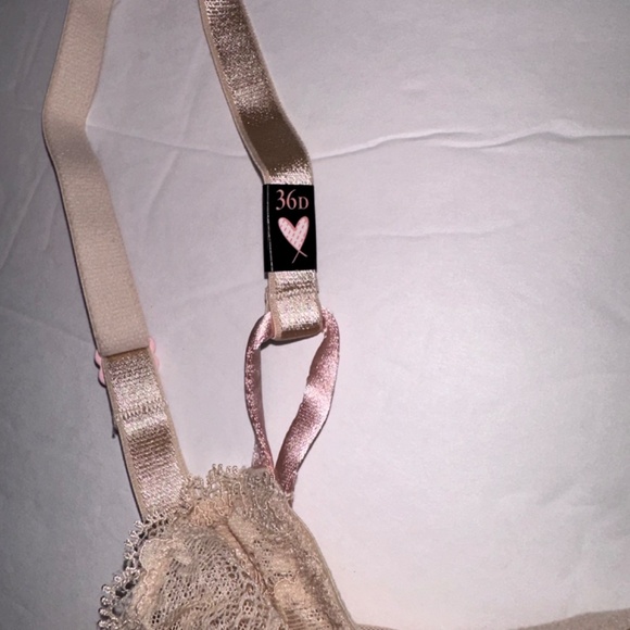 Victoria’s Secret unlined Lace Underwire Bra in Soft Beige size 36D NEW - Picture 9 of 16